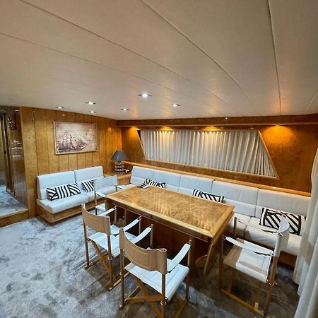 Yate Aloha Hotell Sant Adrià de Besòs Exteriör bild