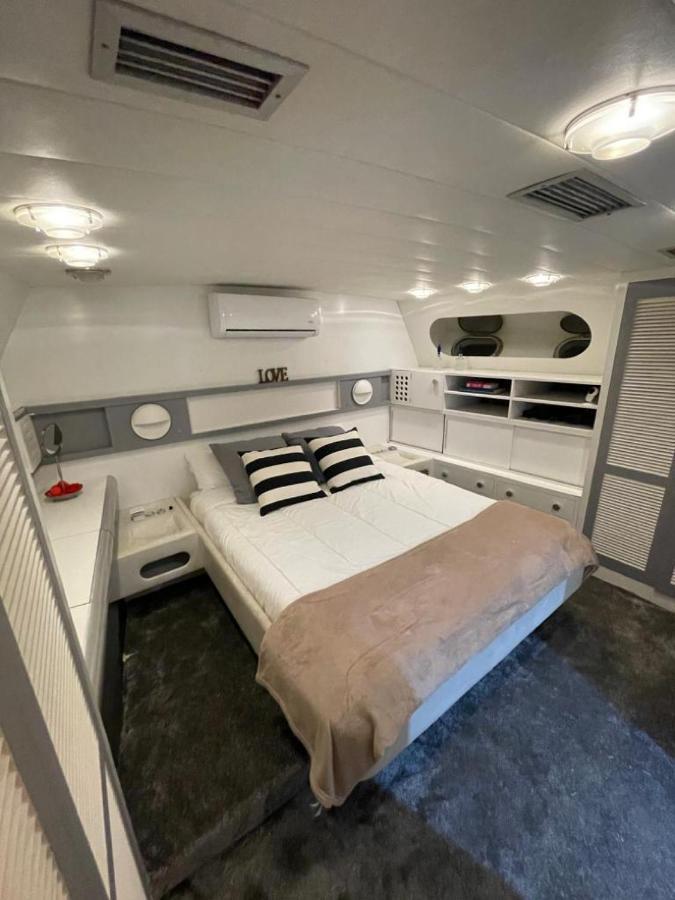 Yate Aloha Hotell Sant Adrià de Besòs Exteriör bild