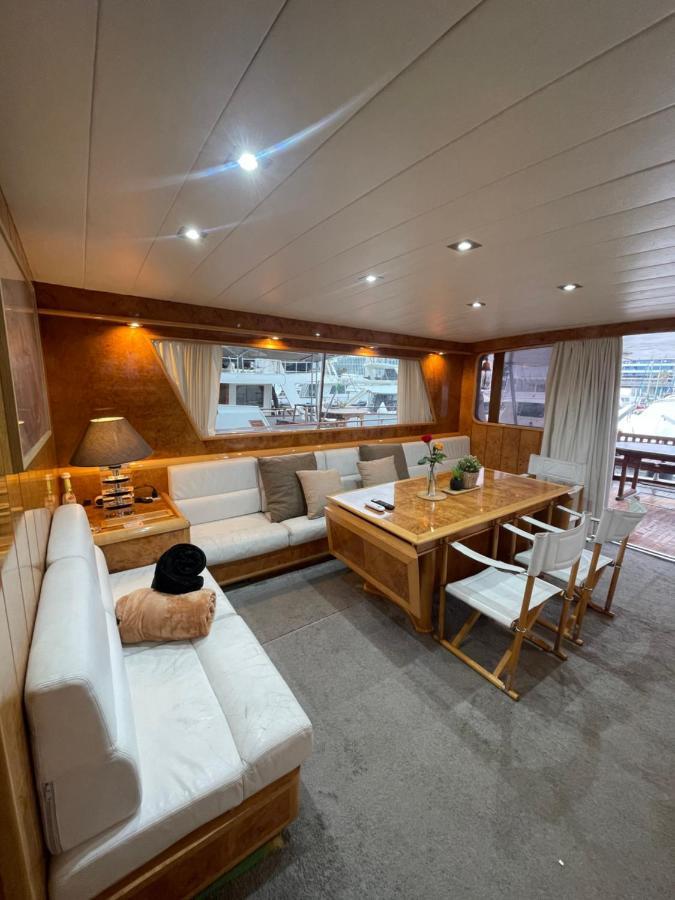 Yate Aloha Hotell Sant Adrià de Besòs Exteriör bild