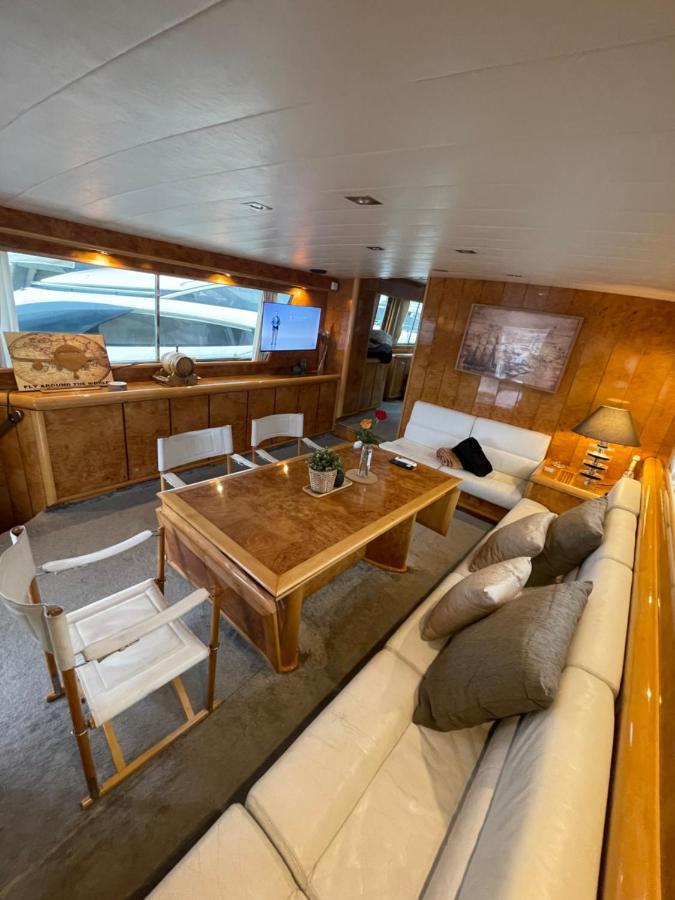 Yate Aloha Hotell Sant Adrià de Besòs Exteriör bild