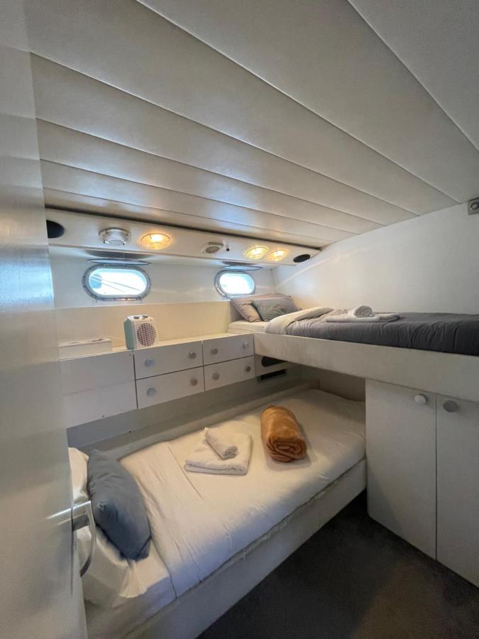 Yate Aloha Hotell Sant Adrià de Besòs Exteriör bild