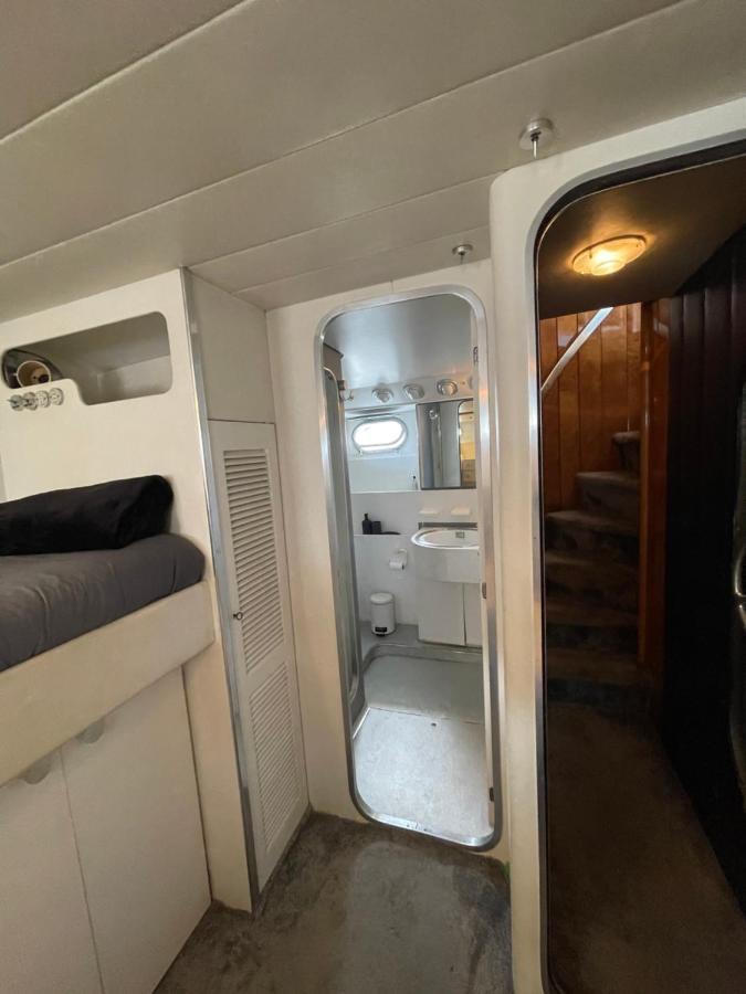 Yate Aloha Hotell Sant Adrià de Besòs Exteriör bild